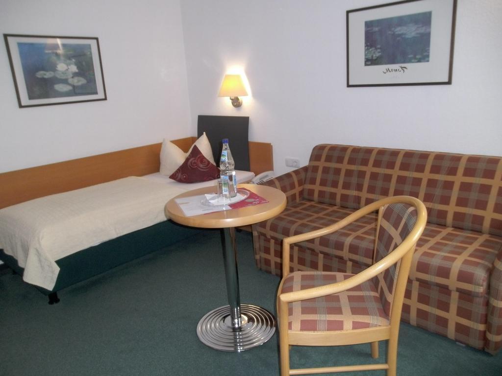 Hotel Am Wald -Garni- Elgersburg المظهر الخارجي الصورة